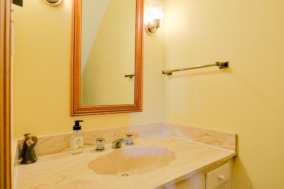 Cotton Alley, Charming 2 Bedroom Retreat in Historic Natchez House in Natchez