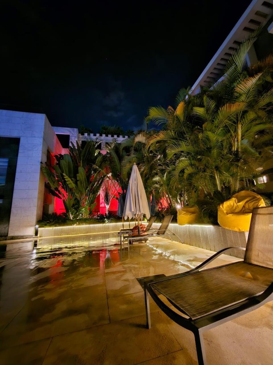Swimming pool