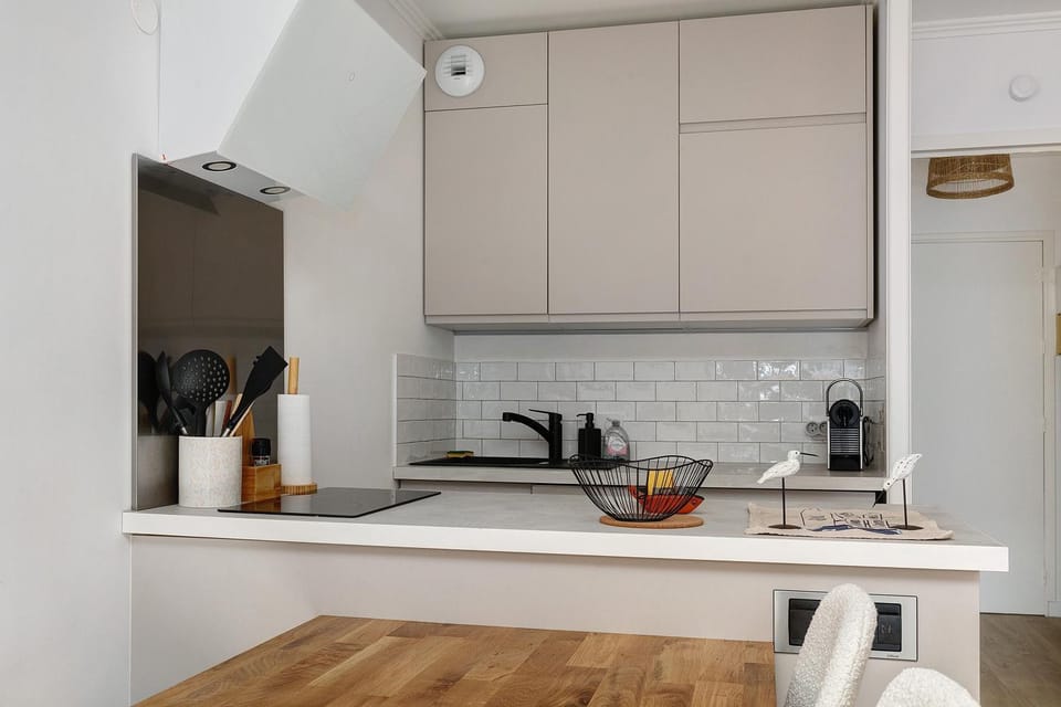 Kitchen or kitchenette, Living room
