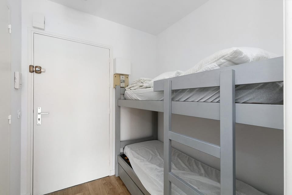 Property building, Living room, Bedroom