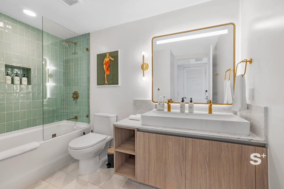 Shower, Toilet, Bathroom, Bath, towels
