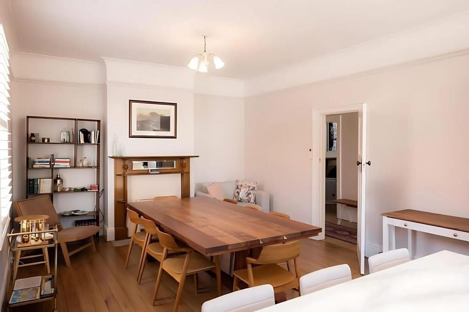 'Sobrina=' - A home away from home in Sandy Bay House in Tasmania