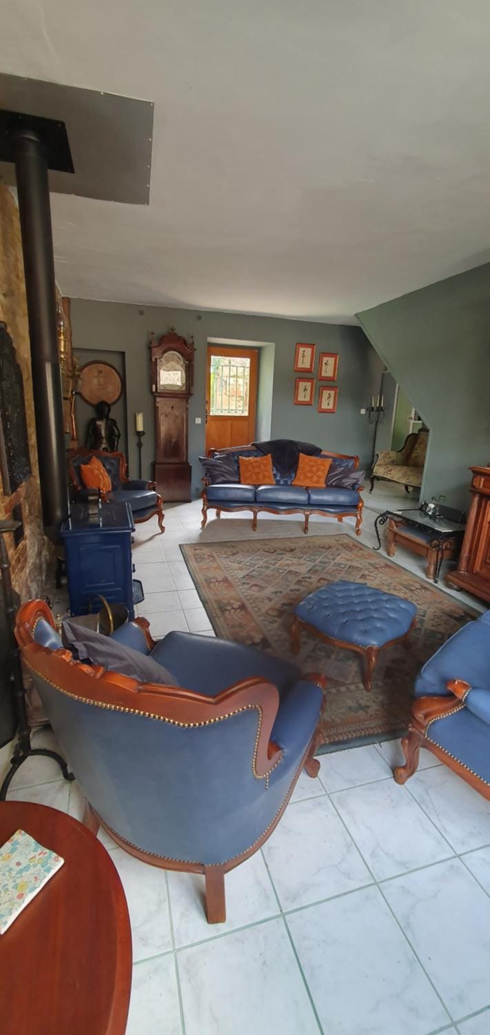 Living room, Seating area