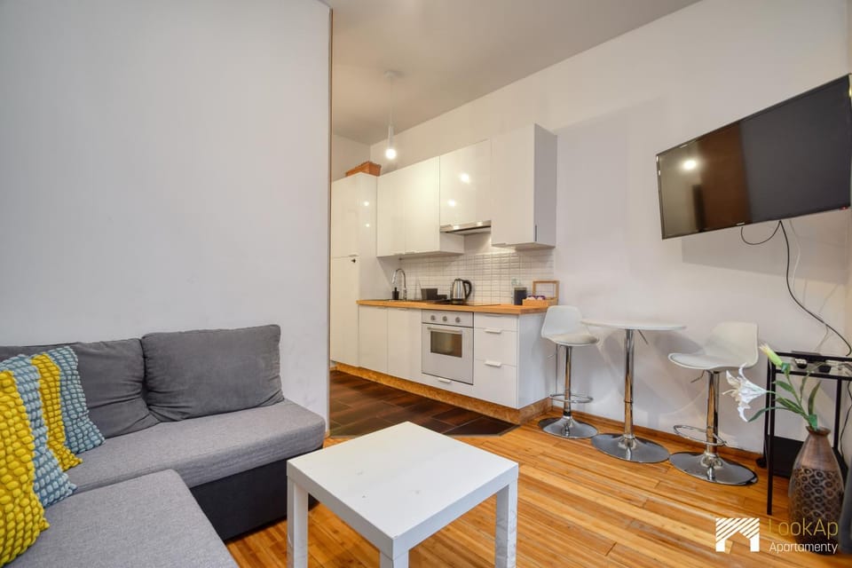 TV and multimedia, Kitchen or kitchenette, Living room
