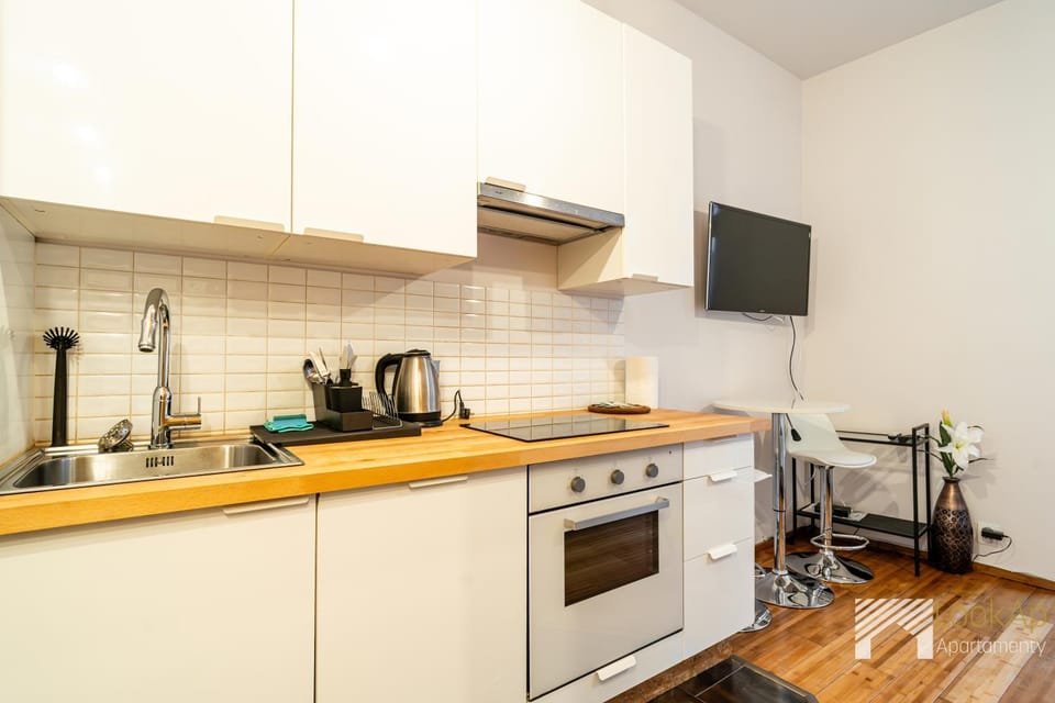 TV and multimedia, Kitchen or kitchenette, dishwasher, oven, stove