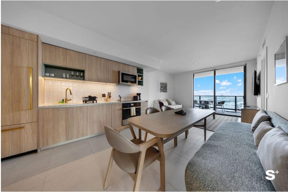 Upscale 3-BD Condo in DTW Miami Apartment in Miami