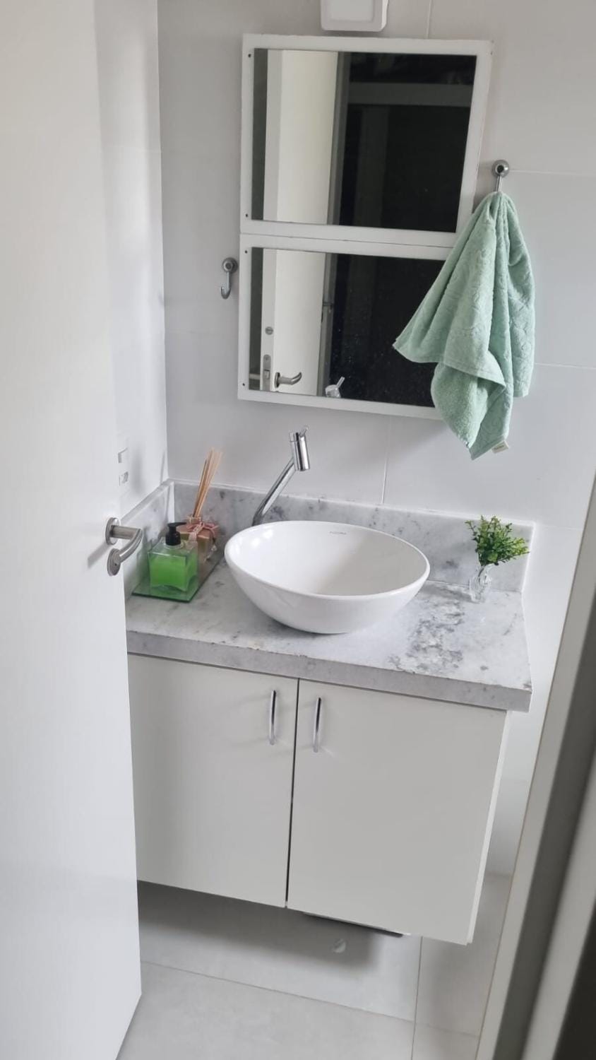 Bathroom, towels