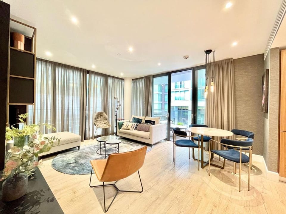 Luxury Property close to Liverpool Street Apartment in London