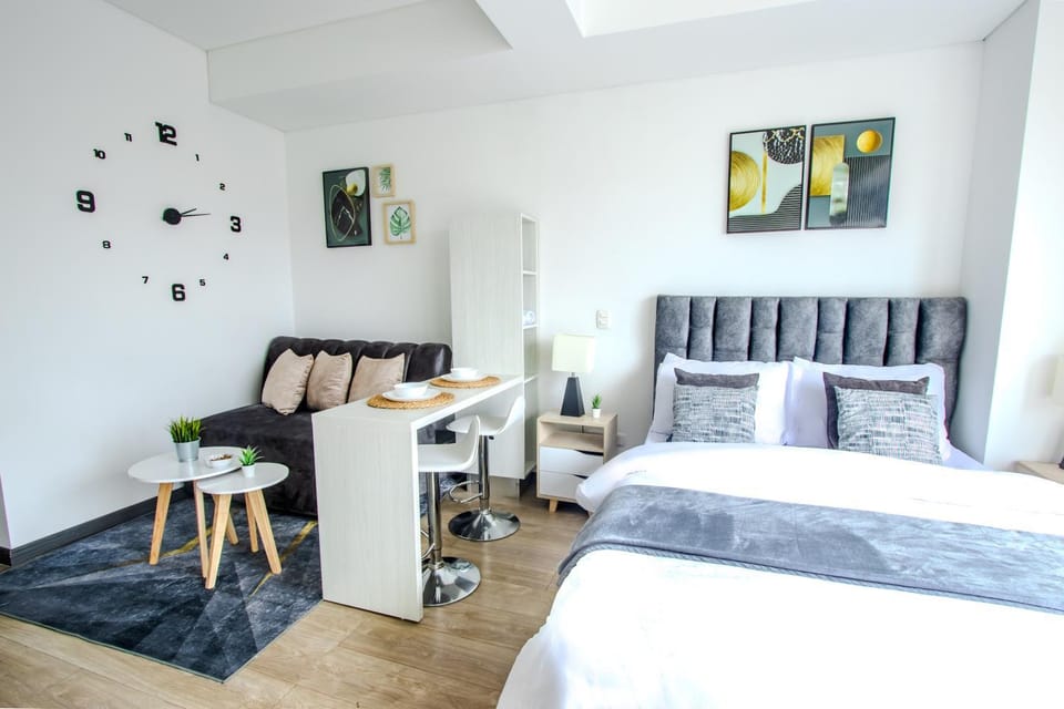 Living room, Photo of the whole room, Seating area, Bedroom