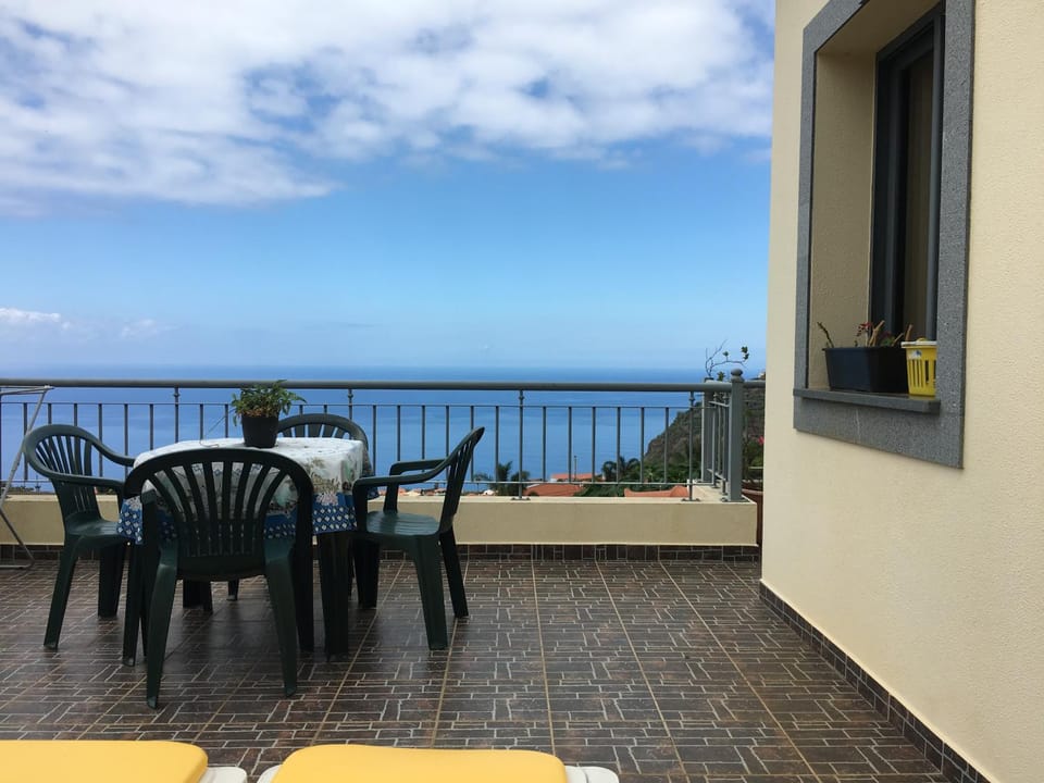 Patio, BBQ facilities, Balcony/Terrace, Mountain view, Sea view