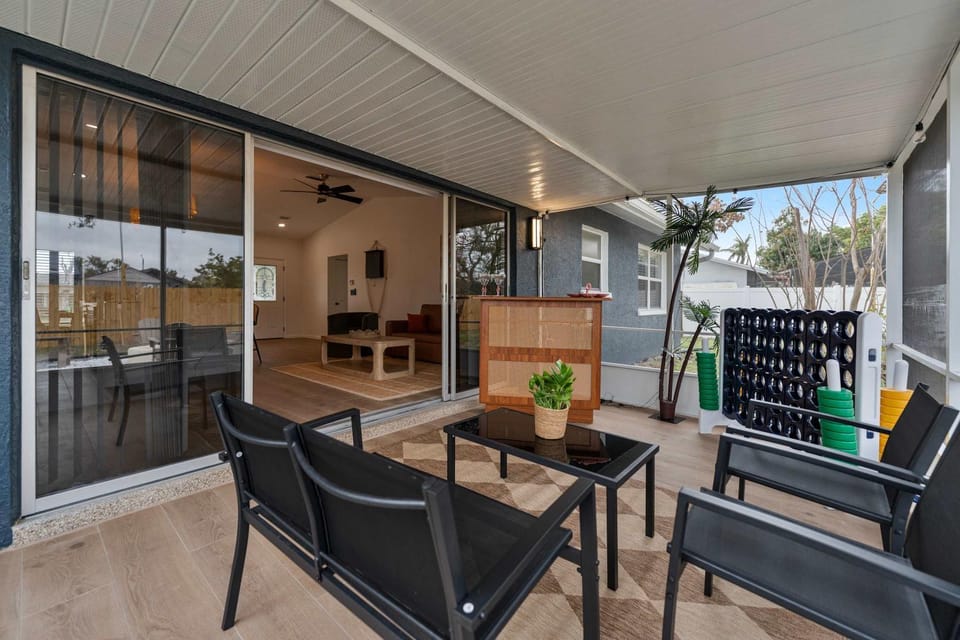 Fire pit - Arcade Games - Fully Renovated - Family House in Bradenton