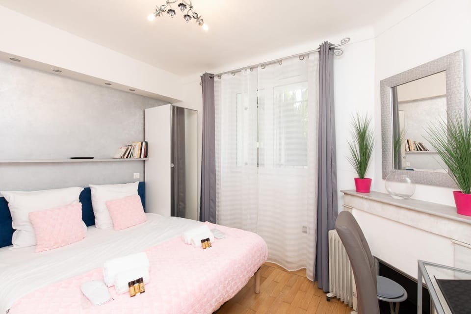 Pelige 3 YourHostHelper Apartment in Cannes