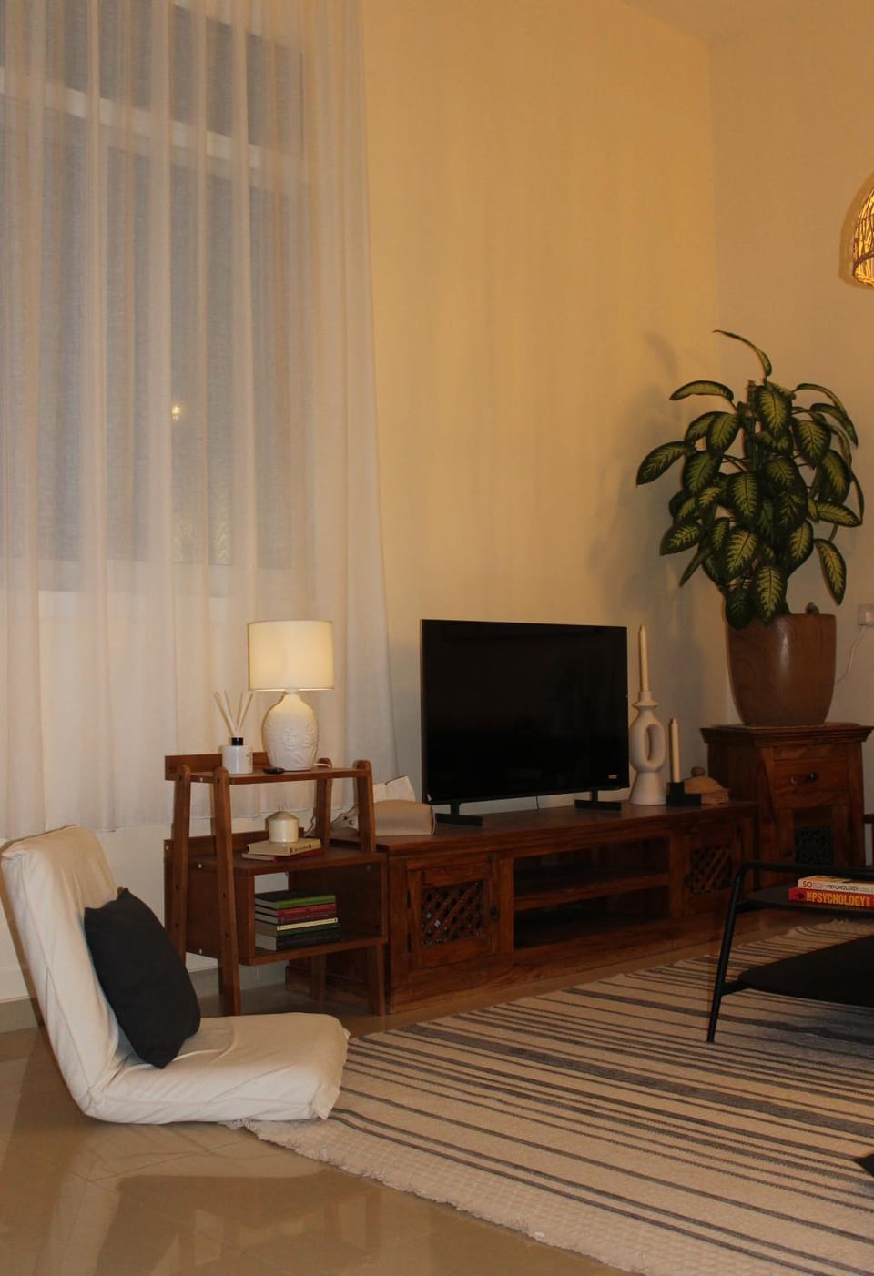 Communal lounge/ TV room, TV and multimedia, Living room, Seating area, Evening entertainment