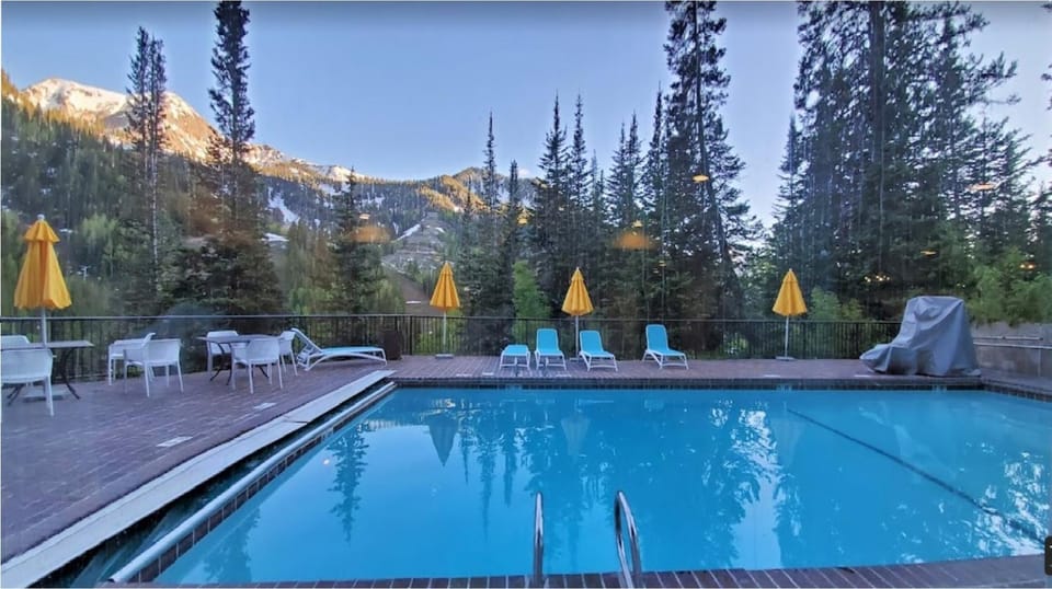 Pool view, Swimming pool