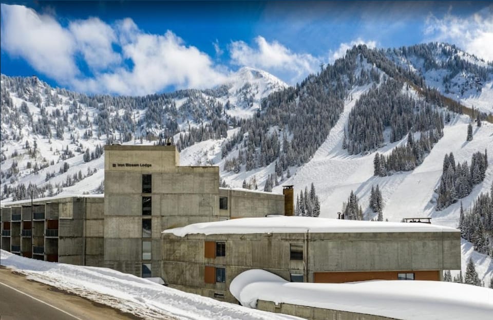 Property building, Winter, Mountain view