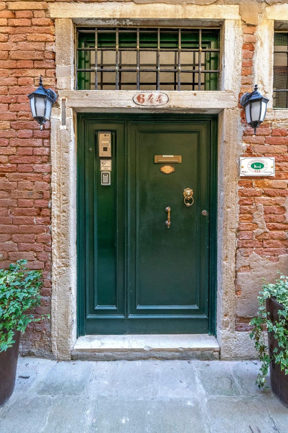 Facade/entrance