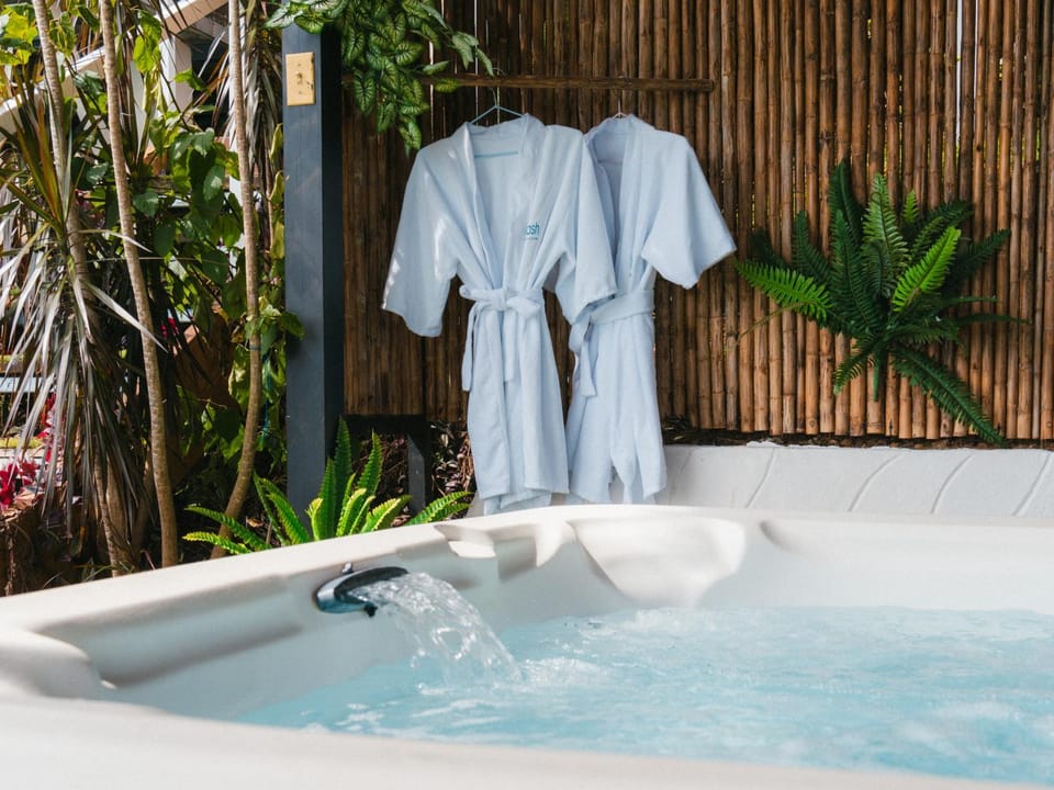 Glamping Renacer Vistas Turrialba, Paris Capsule hotel in Cartago Province, Costa Rica