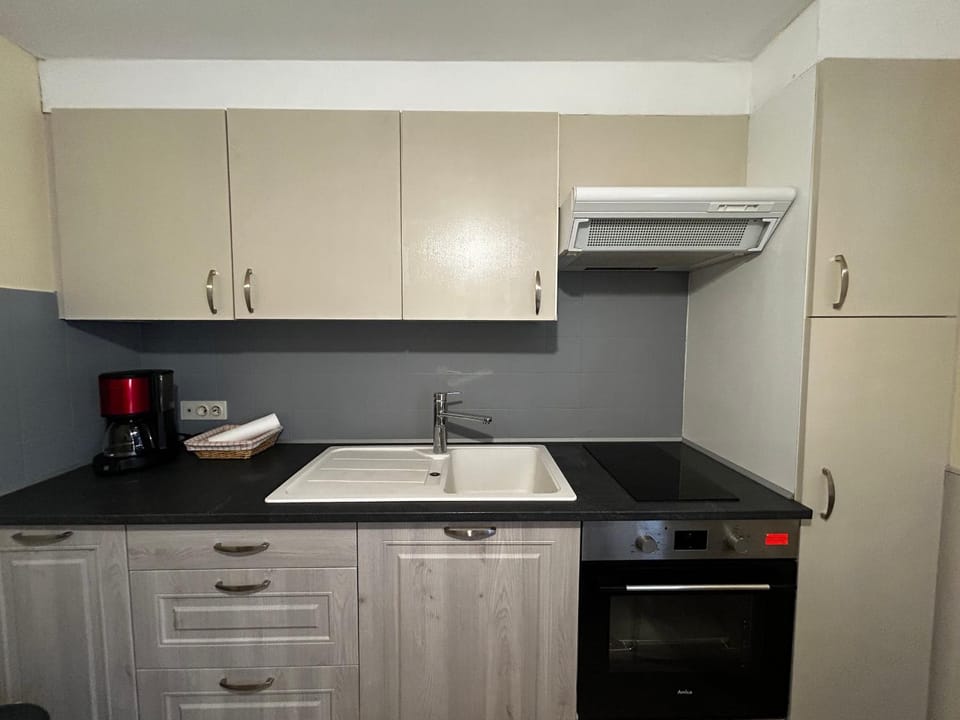 T2 central à La Roche-Posay, 4 pers, WIFI, proche des Thermes - FR-1-541-160 Apartment in Nouvelle-Aquitaine