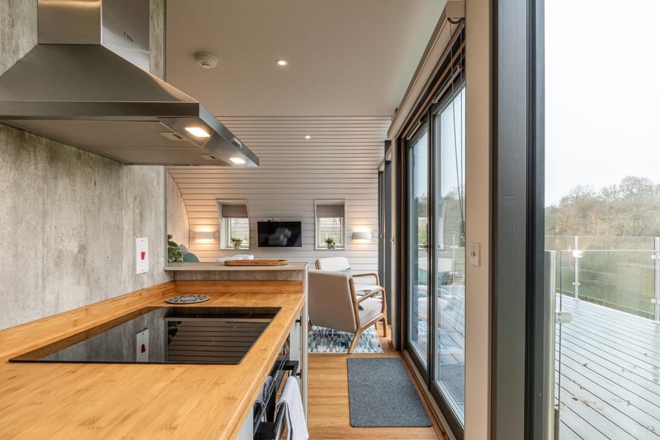 Stunning Sustainable Pod on Old Chalford Farm! Apartment in West Oxfordshire District