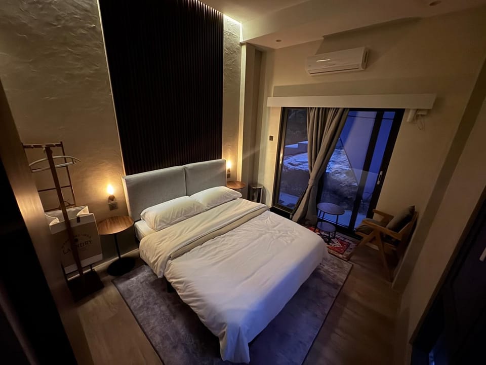 Modern Room with Kitchen, Roofdeck Near White Beach Bed and Breakfast in Puerto Galera