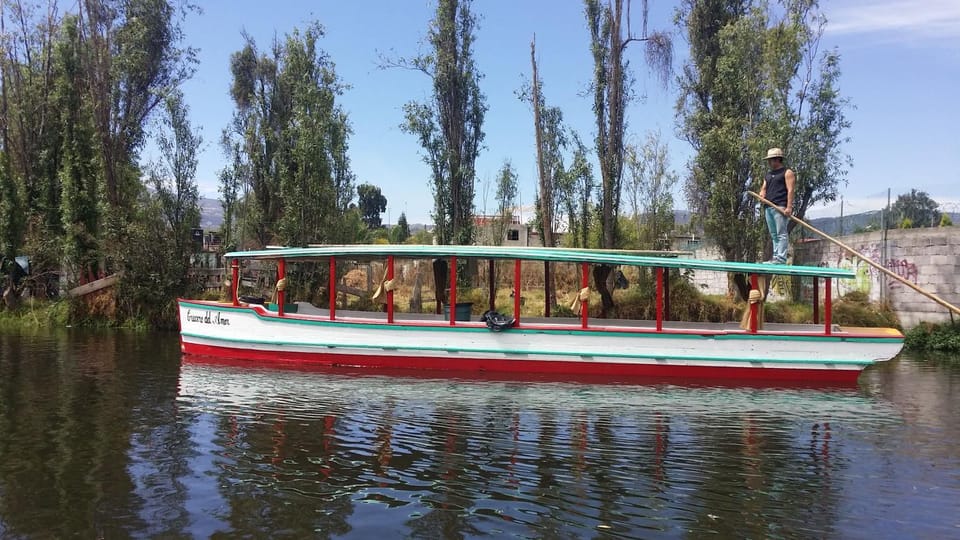 TrajinerasNativitasAdventureTours Docked boat in Mexico City