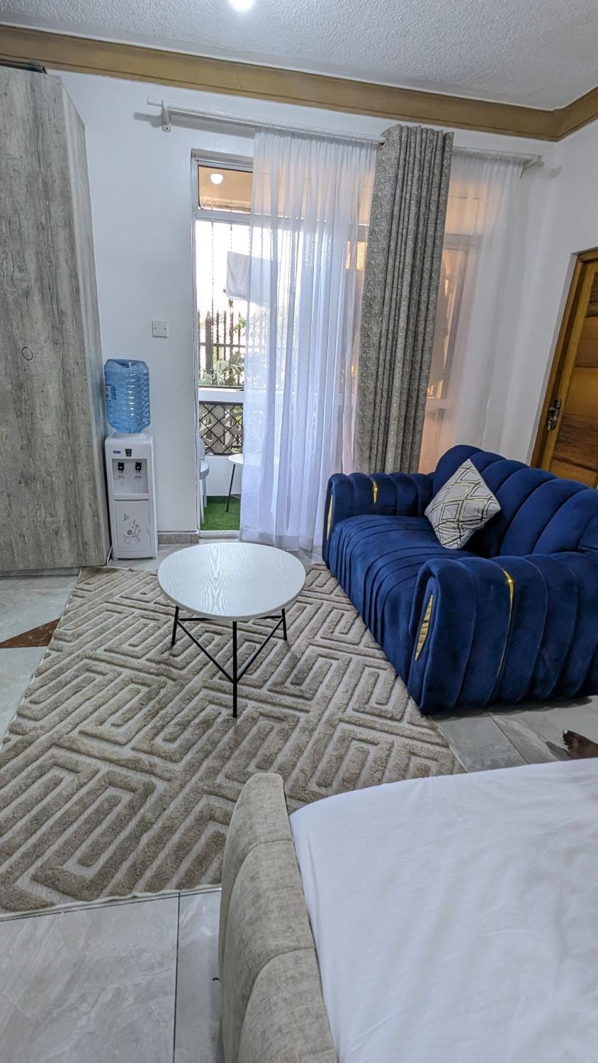 Living room, Photo of the whole room, Seating area