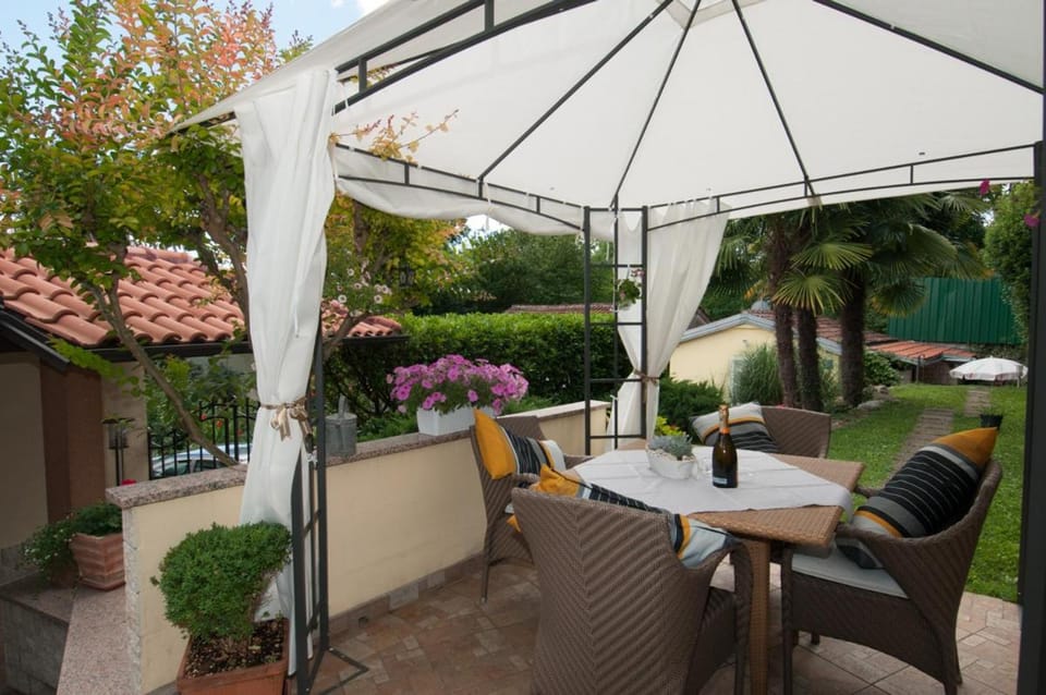 Property building, BBQ facilities, Garden, Balcony/Terrace