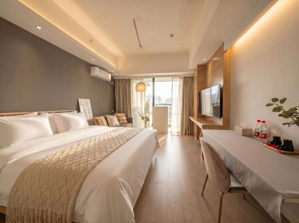 Bed, Photo of the whole room, Bedroom