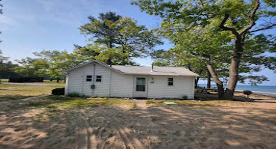 Property building, Day, Natural landscape