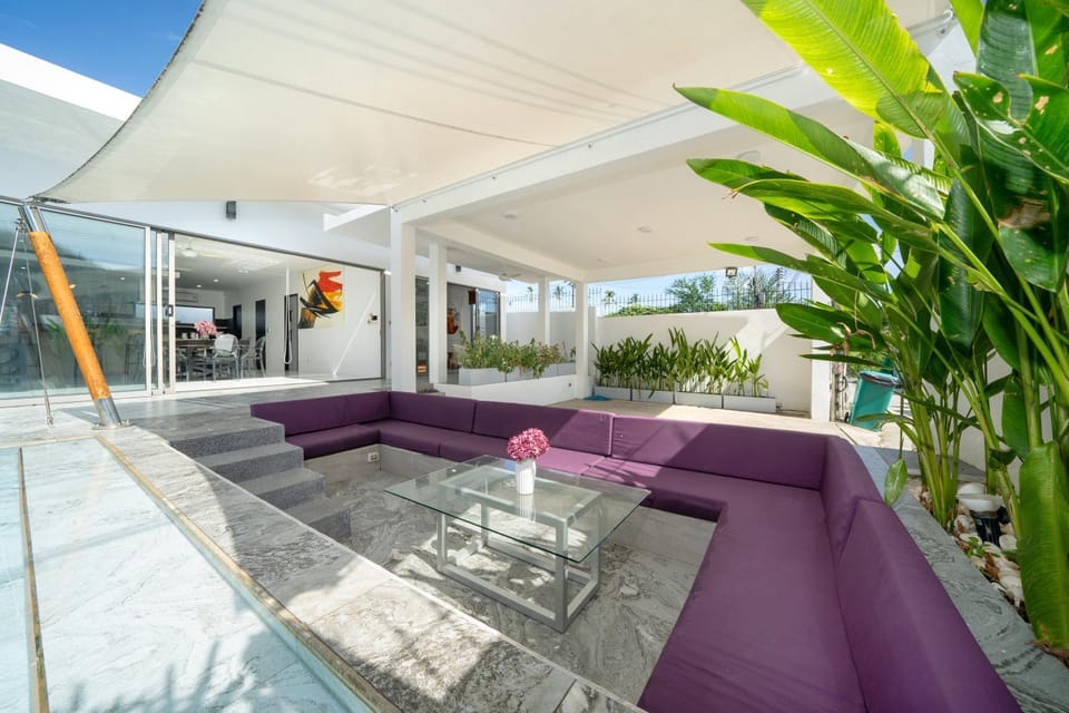 Patio, Day, Seating area