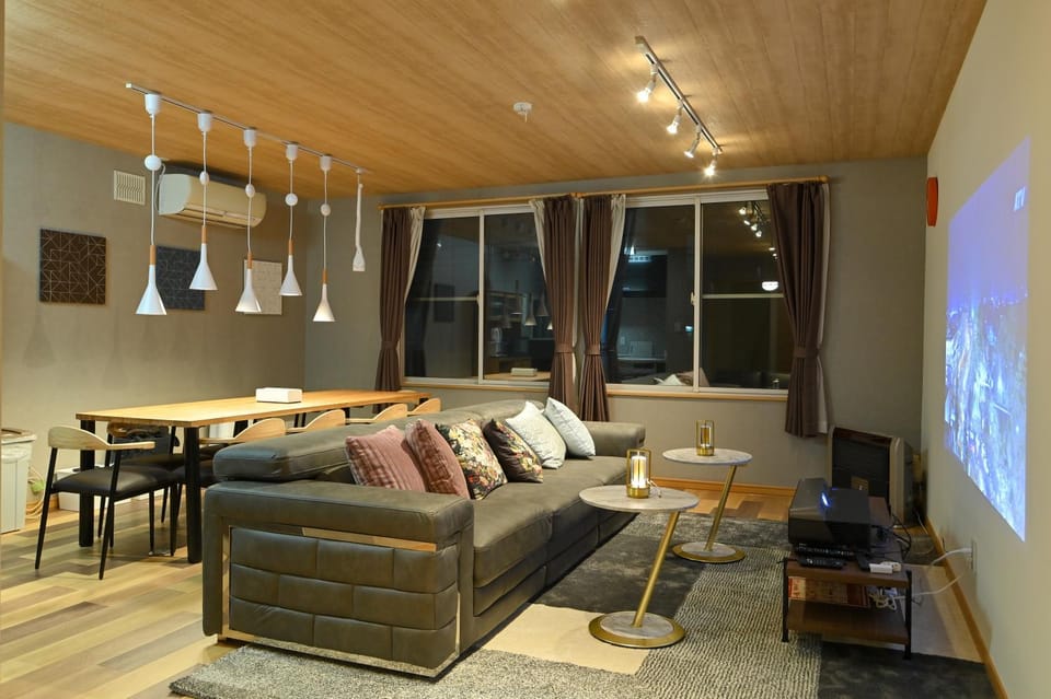 TV and multimedia, Living room, Dining area