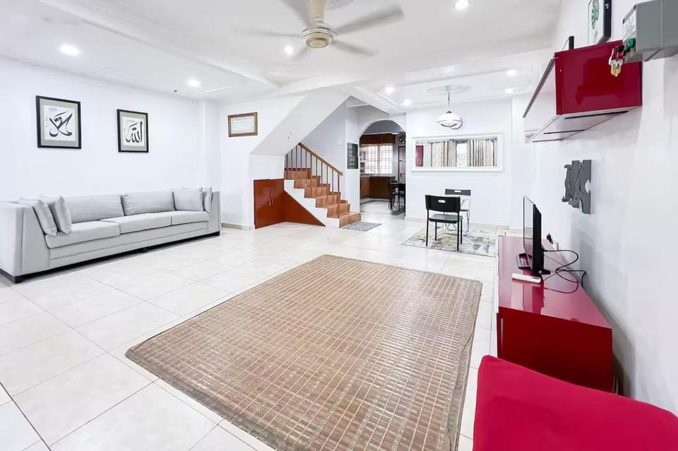 Homestay Taman U12, Shah Alam - Smarthome House in Selangor, Malaysia