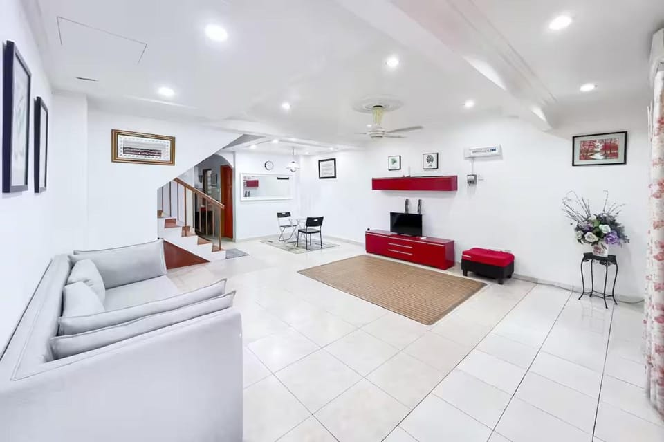 Homestay Taman U12, Shah Alam - Smarthome House in Selangor, Malaysia