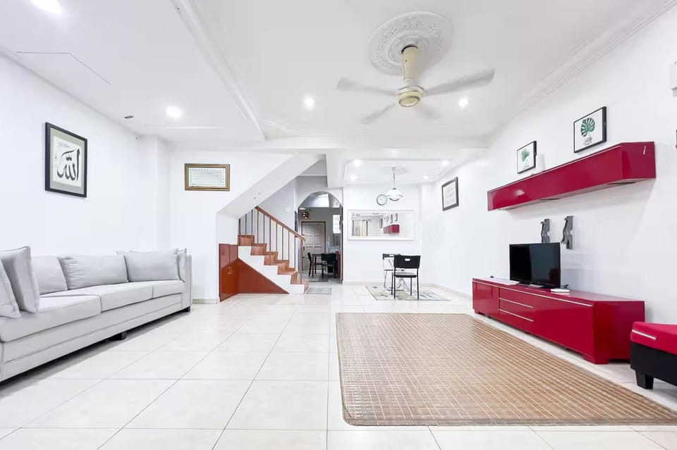 Homestay Taman U12, Shah Alam - Smarthome House in Selangor, Malaysia