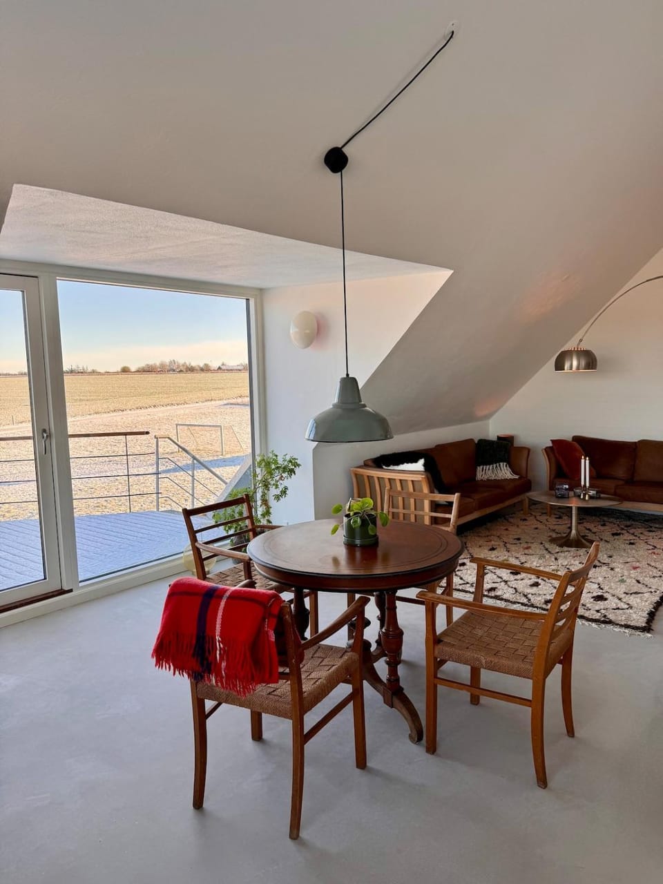 View (from property/room), Balcony/Terrace, Living room, Seating area, Dining area, Sea view
