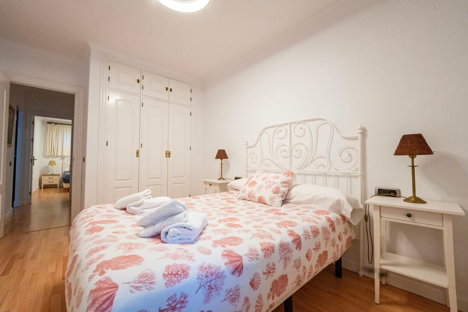 Bed, Photo of the whole room, Bedroom, towels, wardrobe