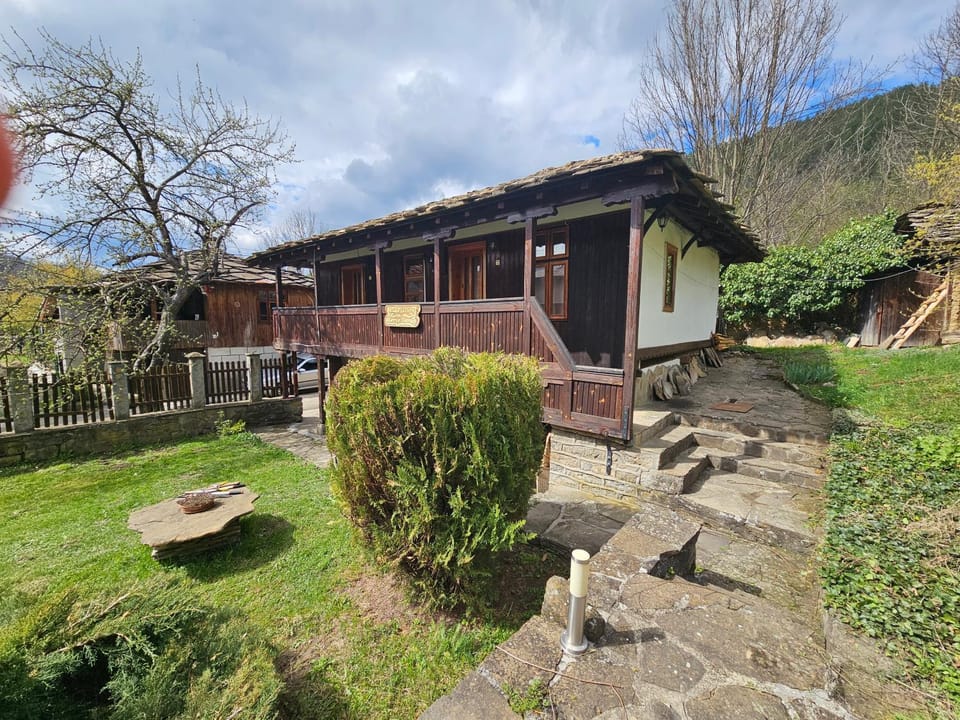 Къща за гости Хитър Петър Villa in Gabrovo, Bulgaria