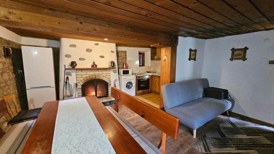 Къща за гости Хитър Петър Villa in Gabrovo, Bulgaria