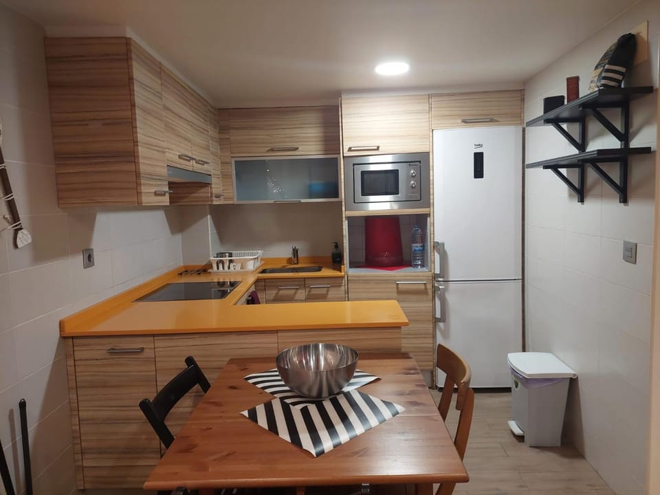 Dining area, microwave, kitchen