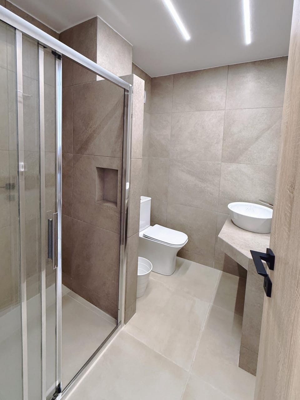 Shower, Toilet, Bathroom
