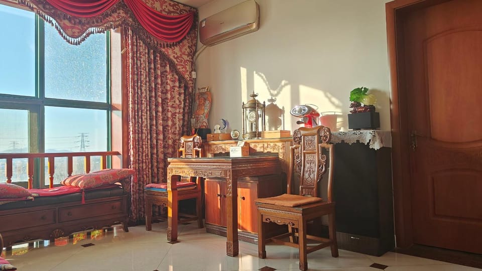 Communal lounge/ TV room, Coffee/tea facilities, Living room, Seating area, Dining area, air conditioner, Internal: Not applicable to any particular room