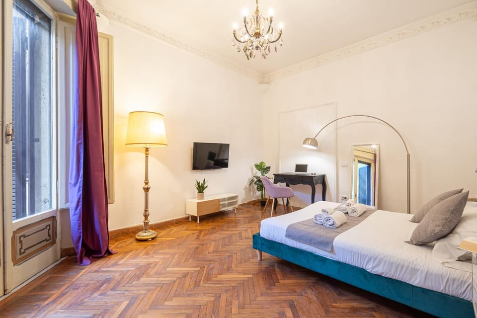 Photo of the whole room, Bedroom