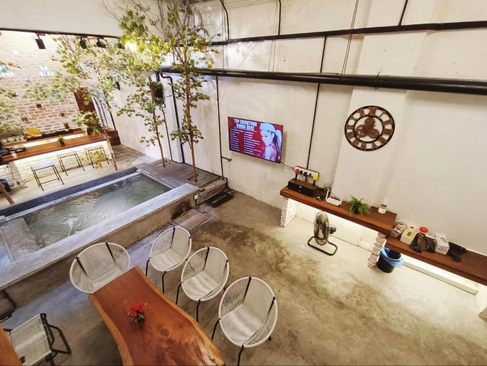 Property building, Swimming pool
