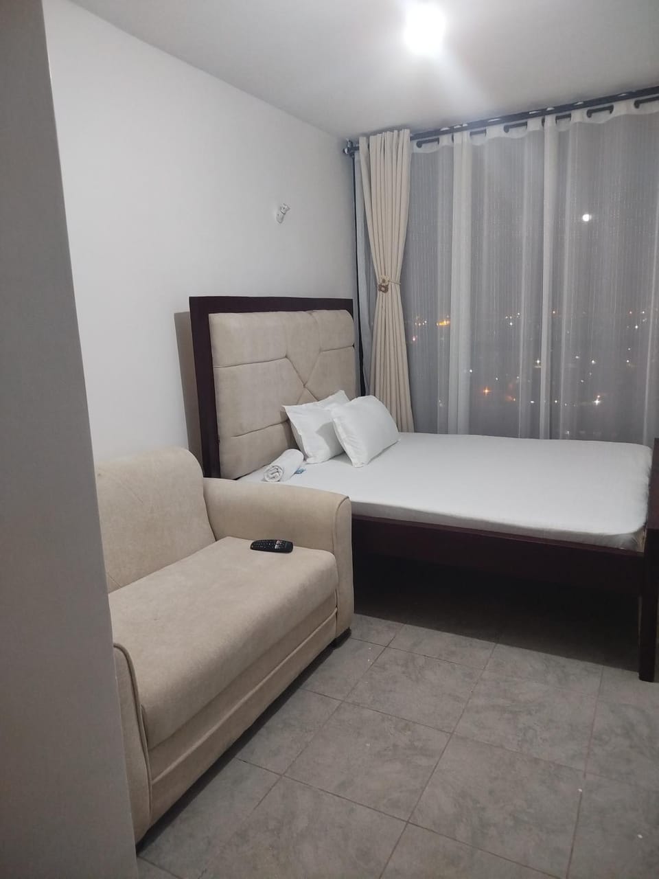 Bed, Living room, Photo of the whole room, Seating area, Bedroom