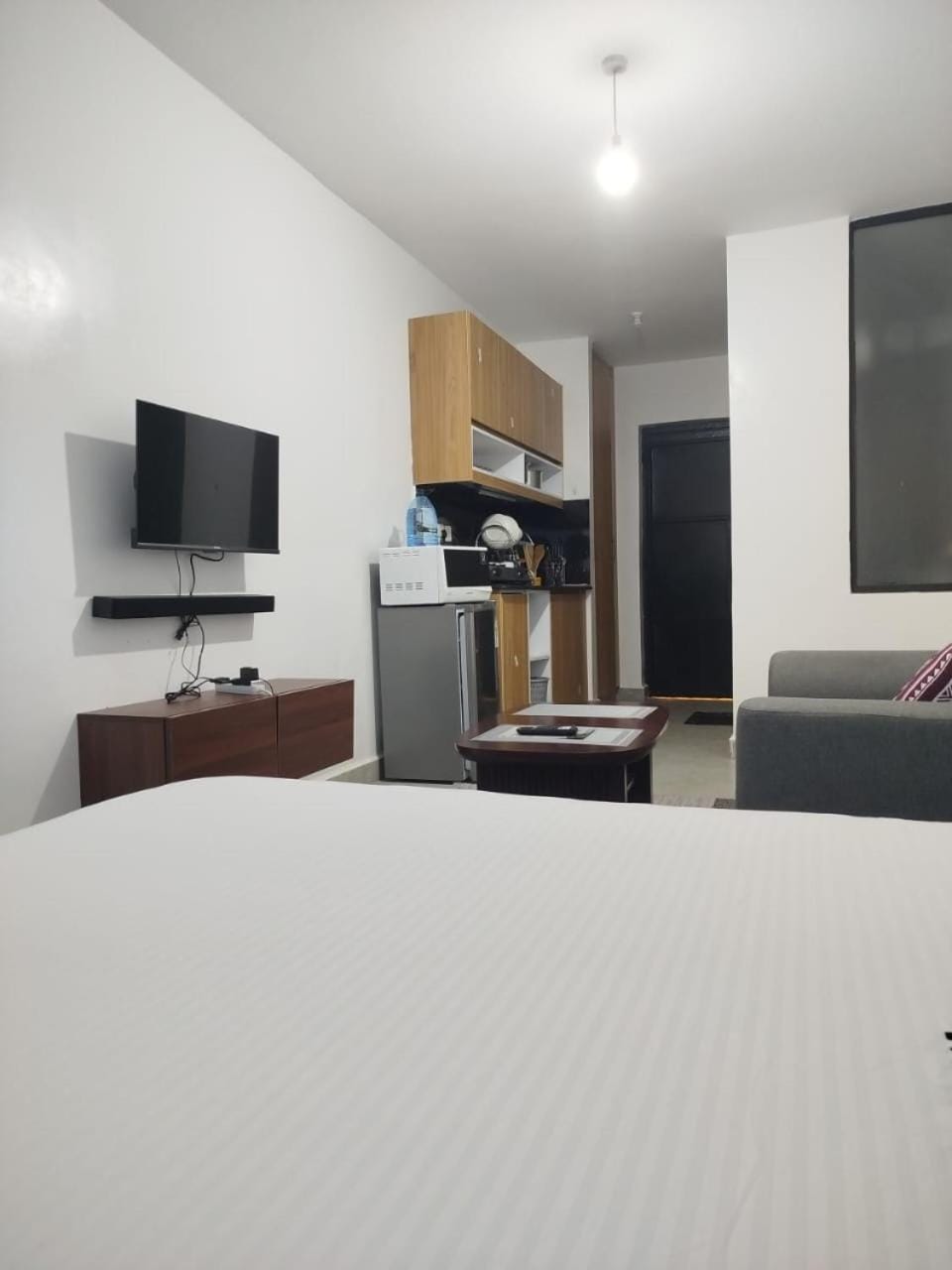 Bed, TV and multimedia, Photo of the whole room, Evening entertainment, Bedroom