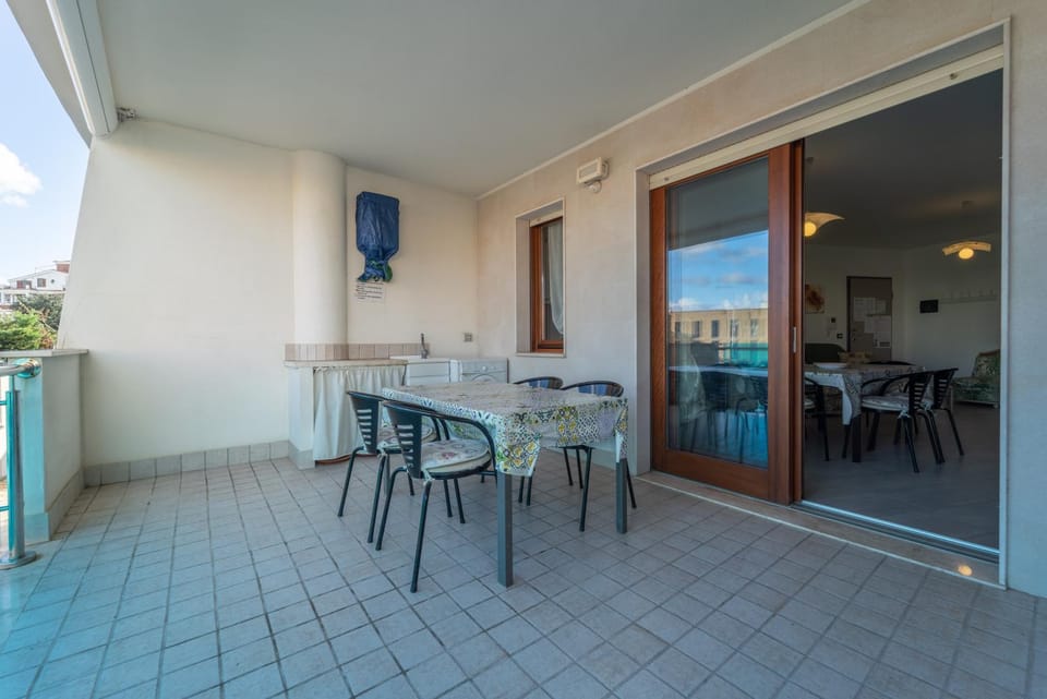 Patio, Day, View (from property/room), Balcony/Terrace, Banquet/Function facilities, Dining area
