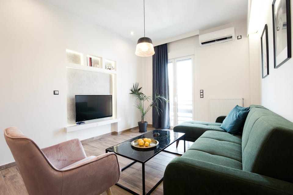 Modern 2BD very spacious apt next to metro station Apartment in Athens