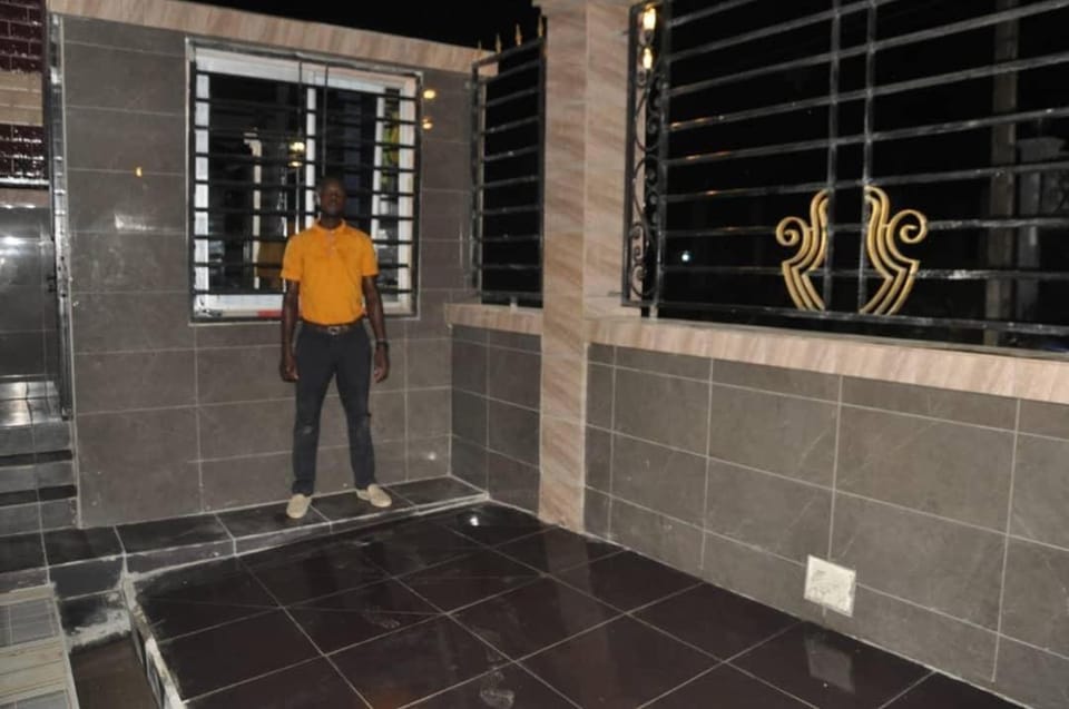 People, Bathroom