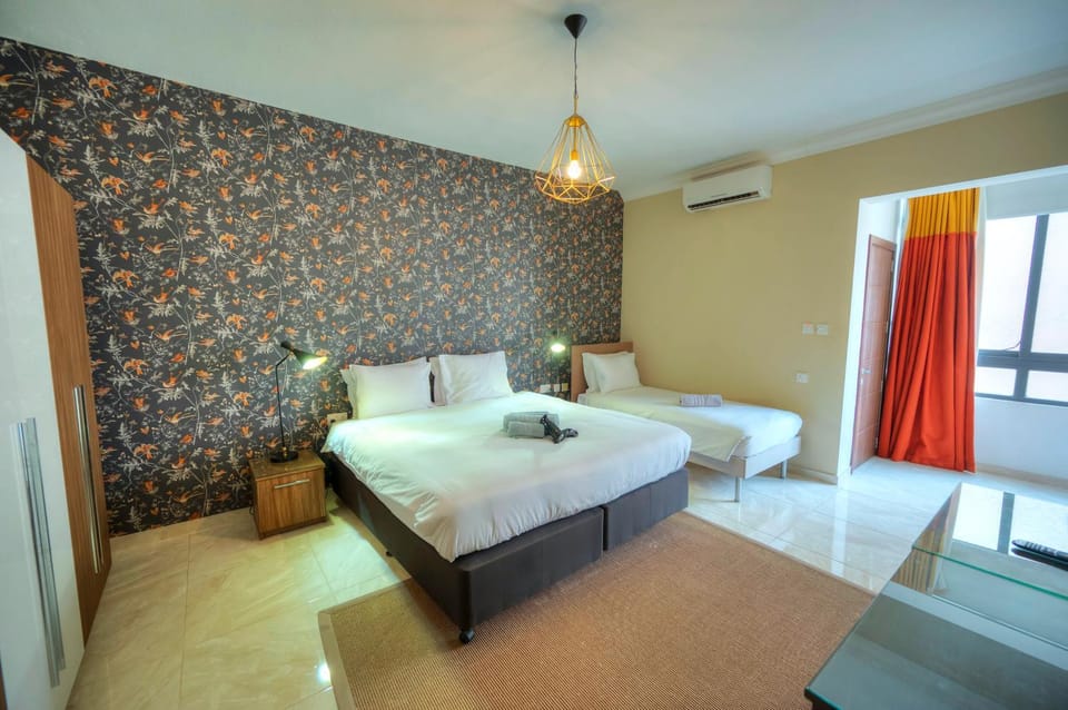 Luxury & spacious 3 bedroom seafront, balcony YHAI1-1 Apartment in Sliema