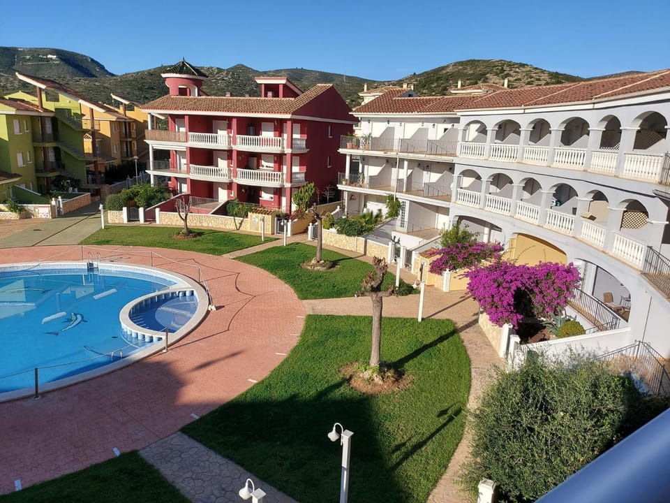 Property building, Spring, Day, Natural landscape, Summer, Mountain view, Pool view, Swimming pool, internet, sunbed